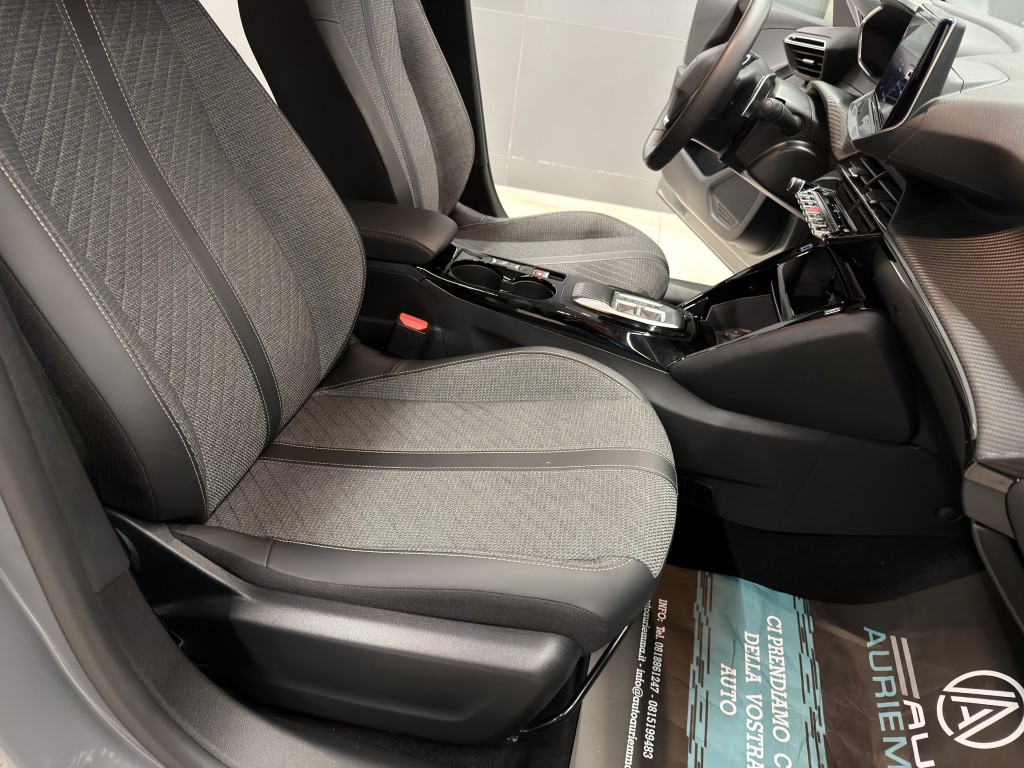 PEUGEOT 208 1200 HYBRID 110 CV ALLURE